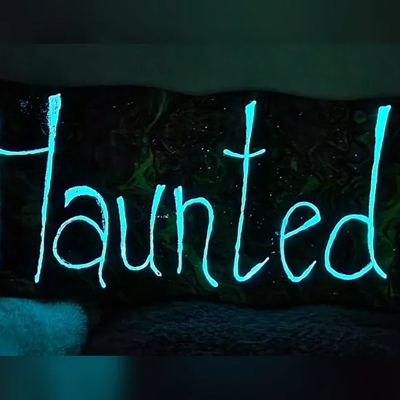 'Haunted' Acrylic Paint Pour - Picture 5 of 8